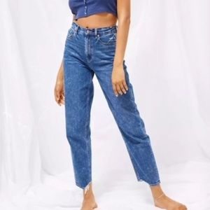 American Eagle frayed hem high rise mom jeans ankle length size 6